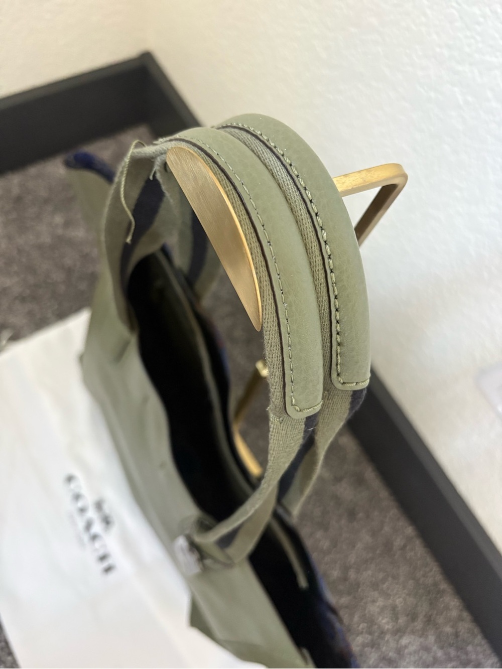 COACH LARGE DERBY TOTE - Picture 8 of 12
